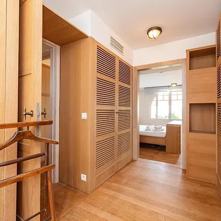 Stunning Juan Les Pins 5 Bed With Pool Вилла Антиб